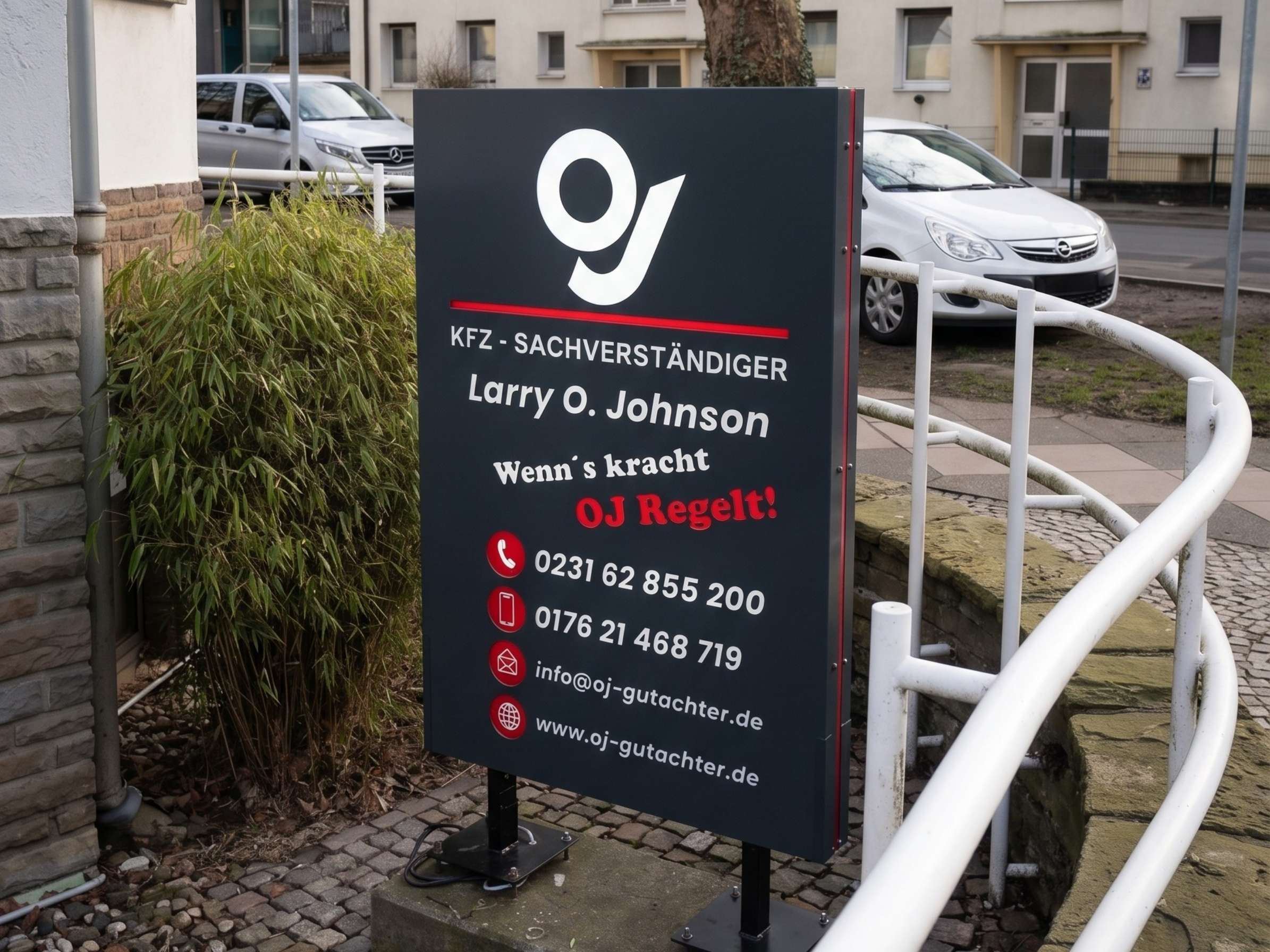 OJ Gutachter: Werbepylone & Aufsteller
